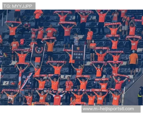 武汉卓尔迎战劲敌全力争胜展现球队风采与实力 武汉卓尔迎战劲敌全力争胜展现球队风采与实力